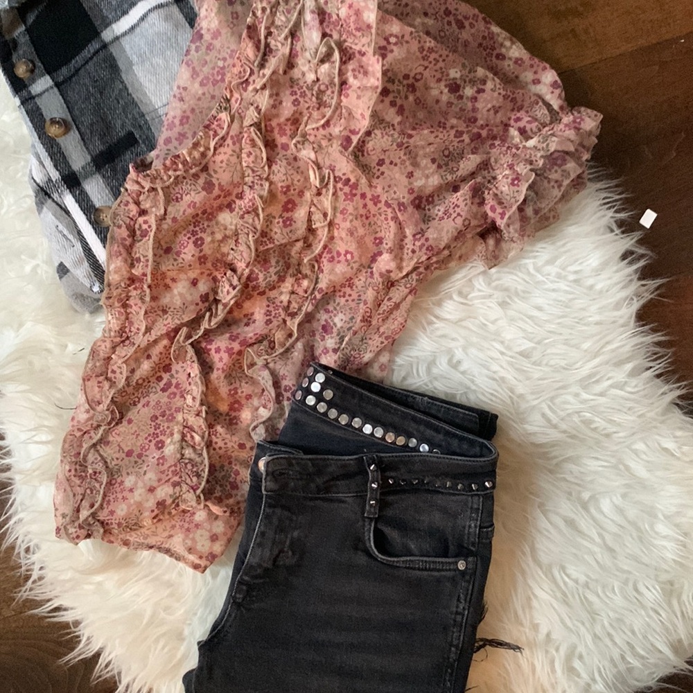 Zara trafaluc black studded & frayed distressed denim, chewed hems, black denim - Picture 15 of 16